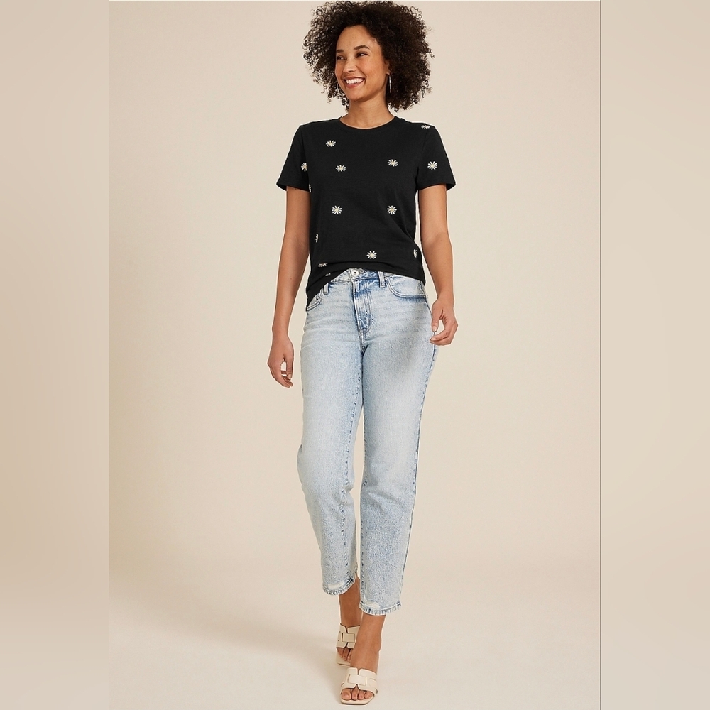 Maurices 24/7 Dawson Embroidered Floral Crew Neck Tee NWTs